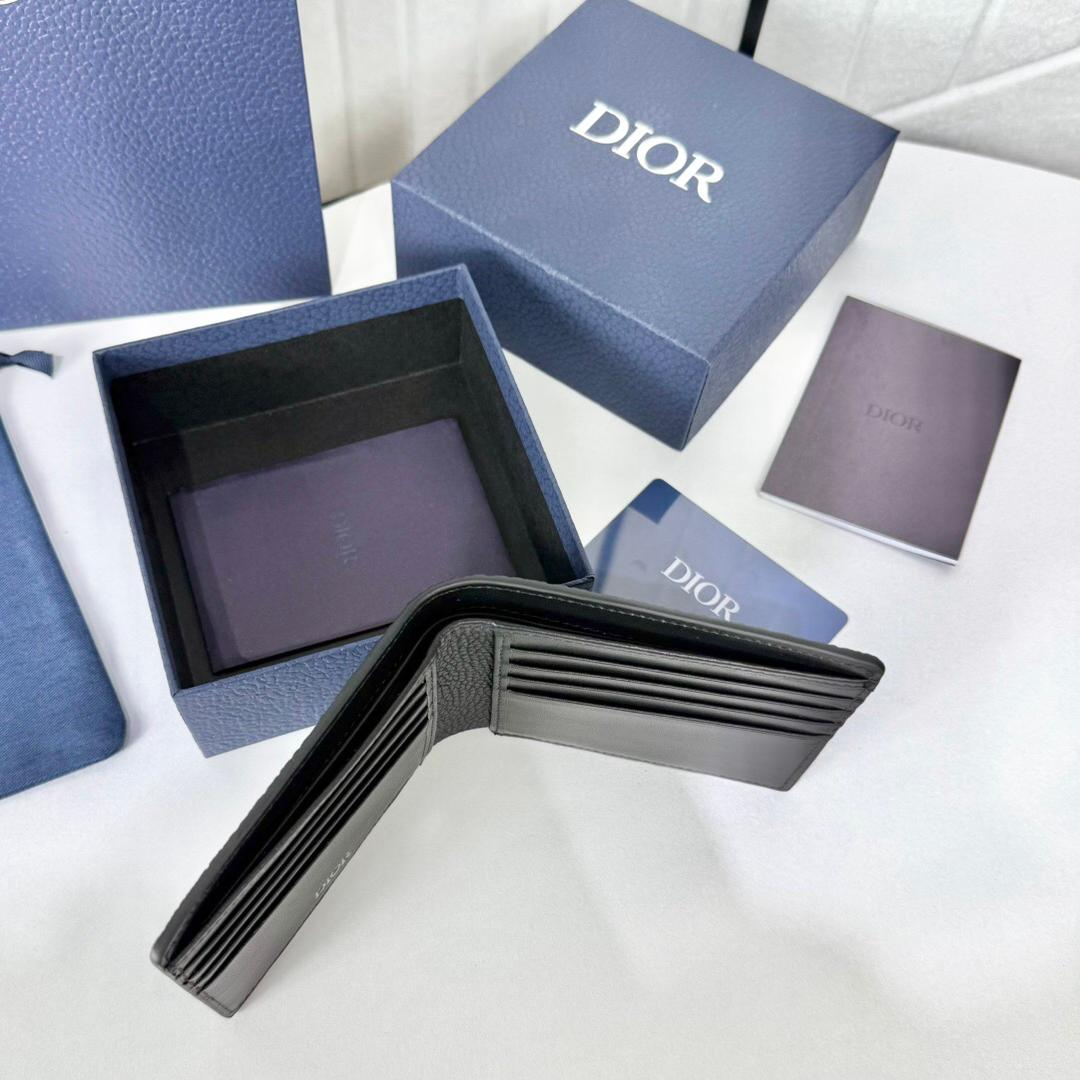 ** PRE Order Daniel Wallet