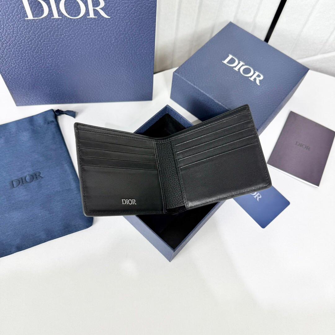 ** PRE Order Daniel Wallet