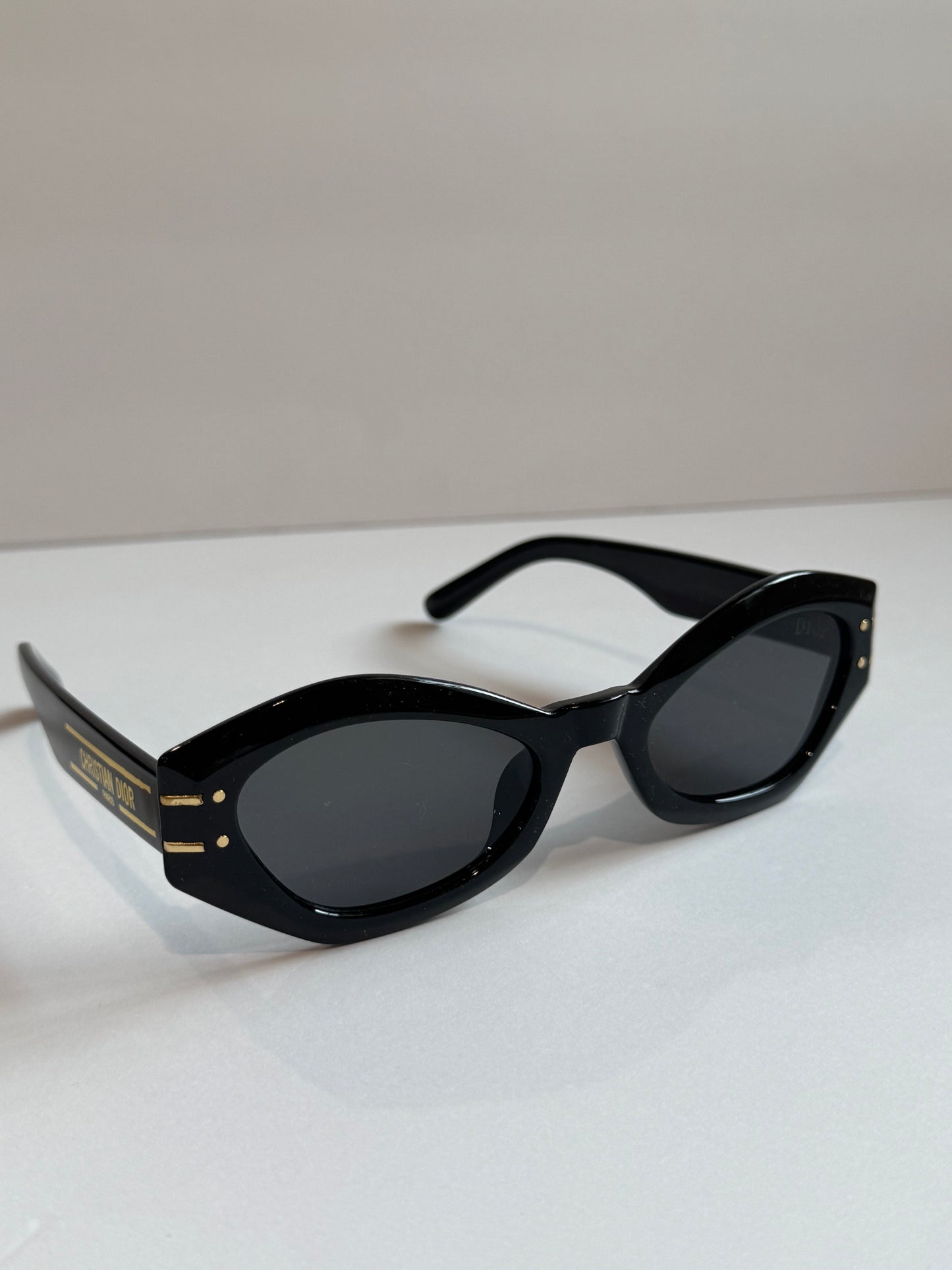 Christian Sunnies