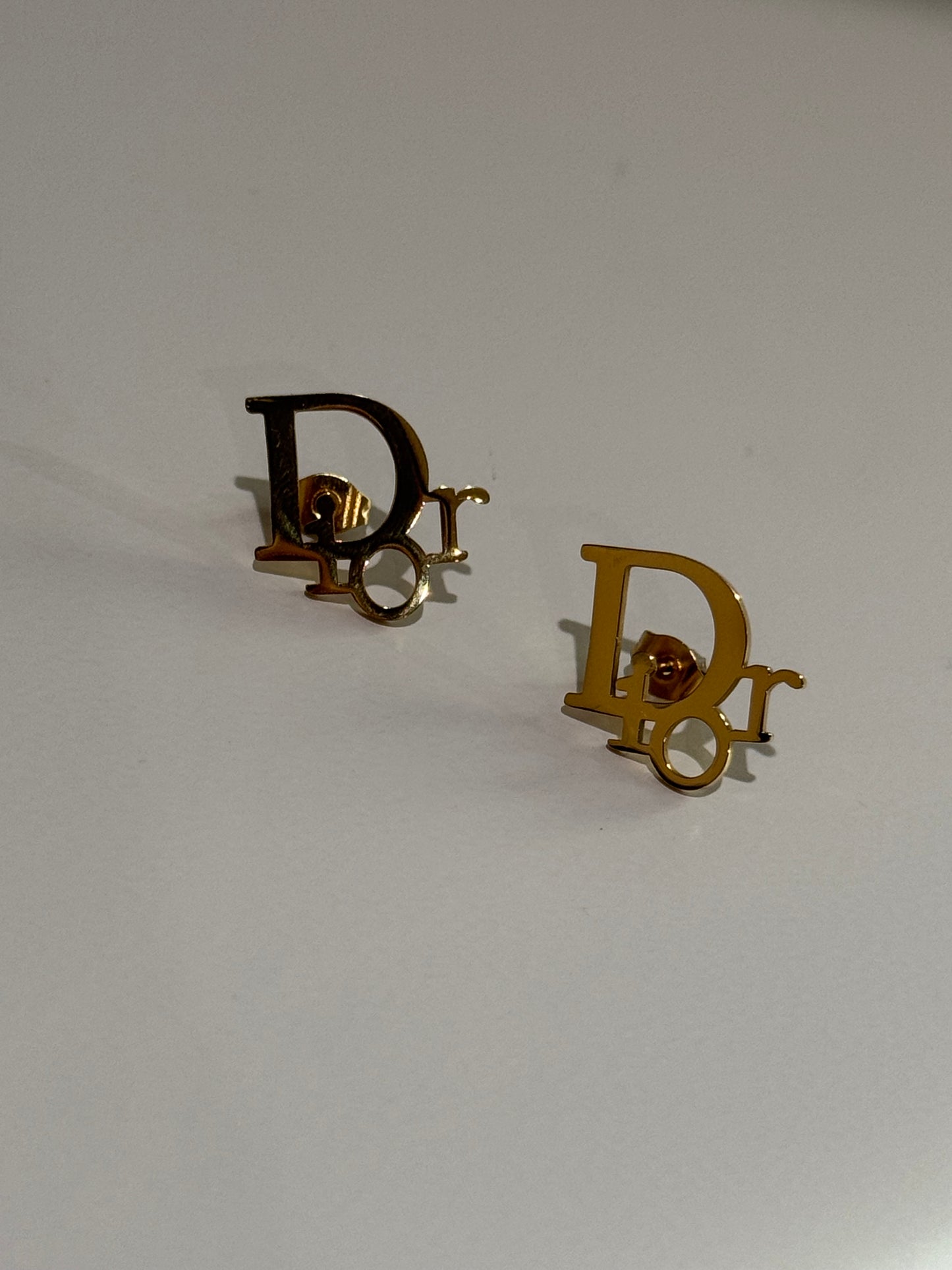 Dani Studs