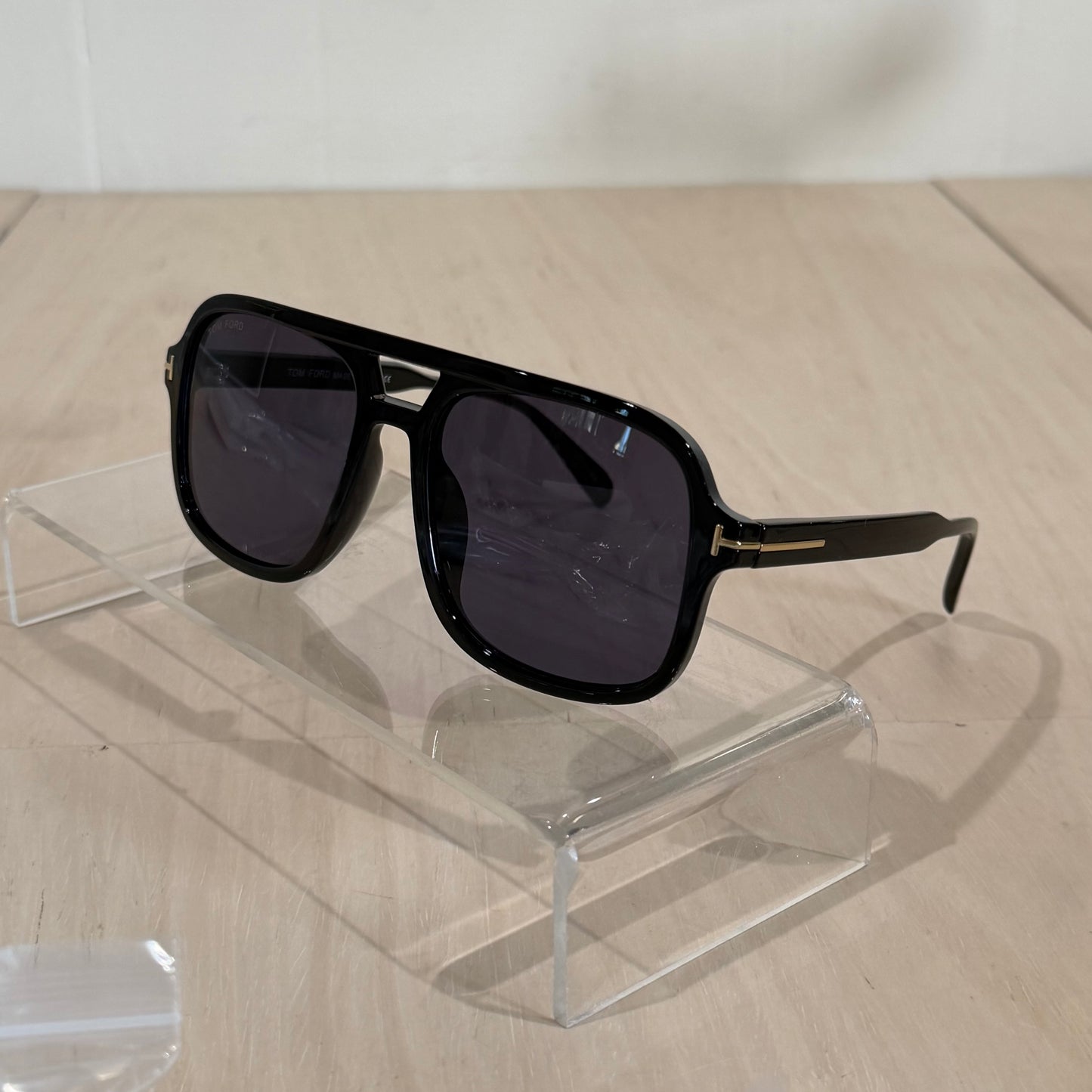 Tommy sunnies