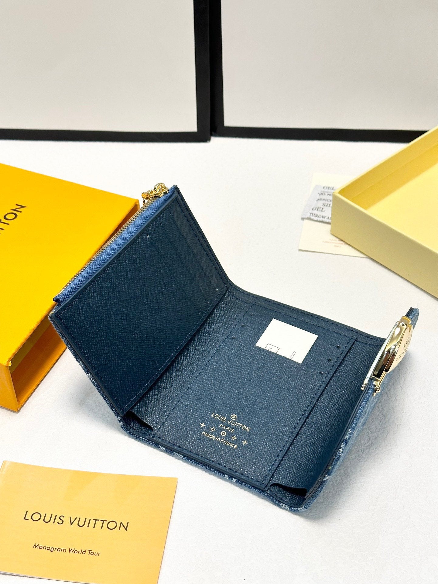** PRE ORDER Demi Wallet