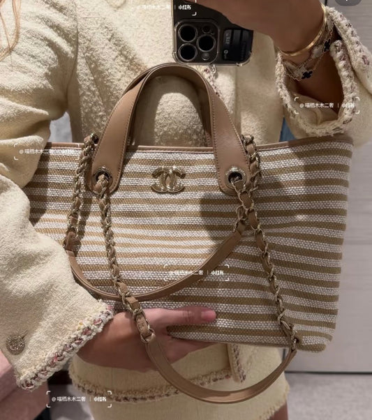 Carol Beach Tote