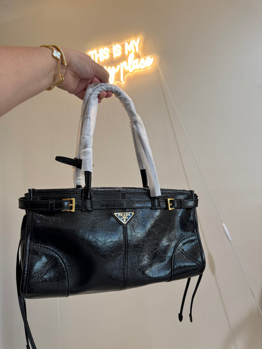 ** PRE Order Izzy Shoulder Bag