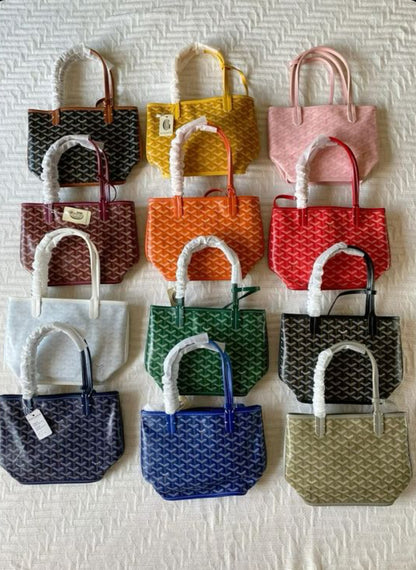*** PRE ORDER ** On The Go Mini Tote