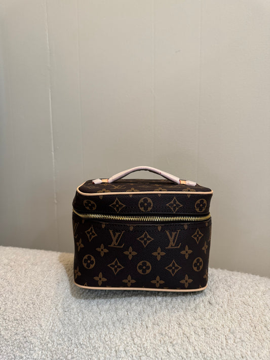 * Pre Order Leah make up case
