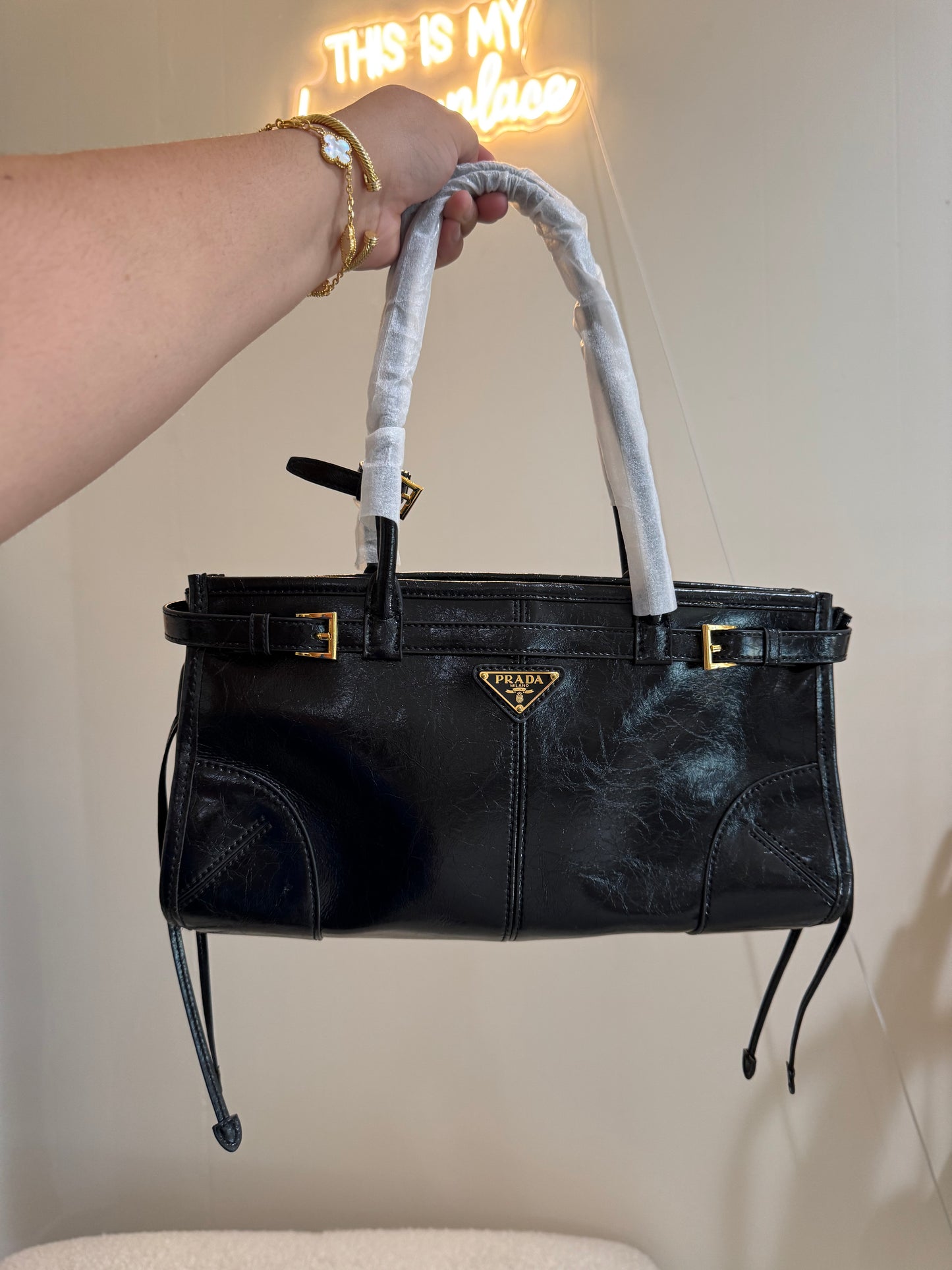** PRE Order Izzy Shoulder Bag
