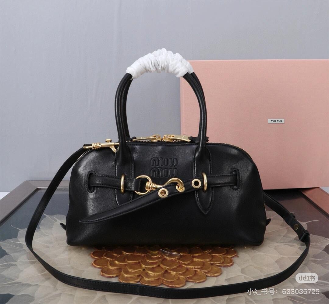 * PRE ORDER Nikki Handle Bag