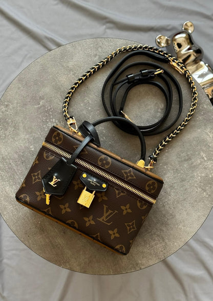 ** PRE ORDER Locket handle bag