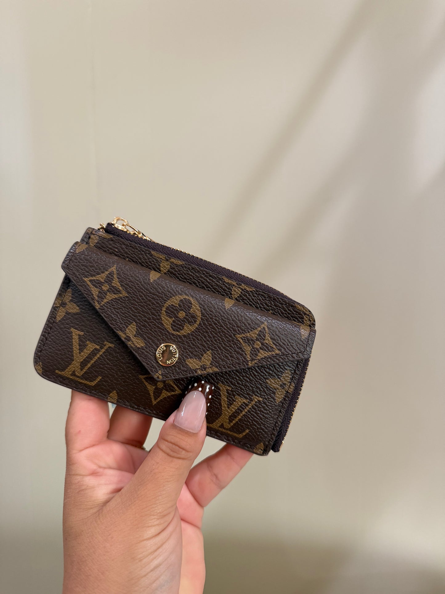 Victoria keychain wallet